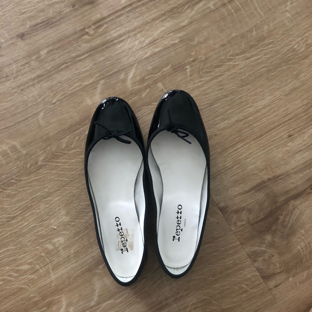 Repetto Patent Leather Black Ballet Flats. EU40